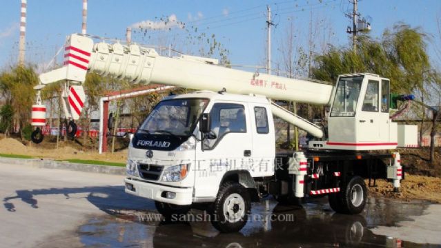 點(diǎn)擊查看詳細(xì)信息<br>標(biāo)題：8噸汽車吊 閱讀次數(shù)：2843