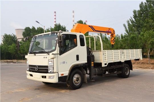 點(diǎn)擊查看詳細(xì)信息<br>標(biāo)題：5噸凱馬隨車吊 閱讀次數(shù)：2310