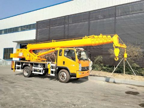 點擊查看詳細(xì)信息<br>標(biāo)題：12噸凱馬汽車吊 閱讀次數(shù)：1926