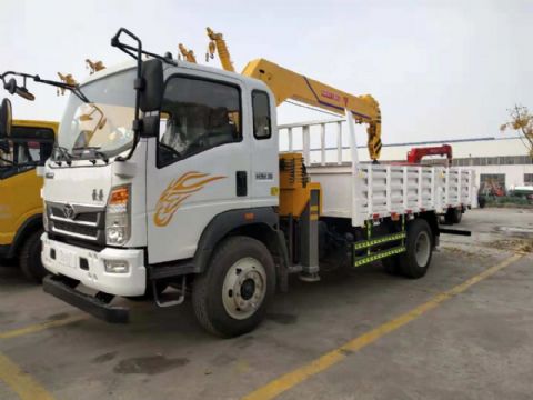 點(diǎn)擊查看詳細(xì)信息<br>標(biāo)題：5噸重汽豪曼隨車吊 閱讀次數(shù)：2653