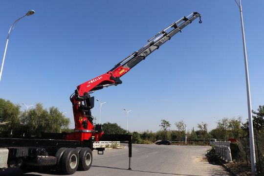 點擊查看詳細信息<br>標(biāo)題：40噸折臂吊 閱讀次數(shù)：2593