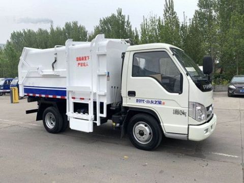 點擊查看詳細信息<br>標題：5方柴油版小卡之星垃圾車 閱讀次數(shù)：3107